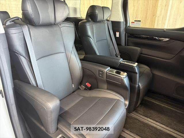 Toyota ALPHARD 2018-04 6901499-7
