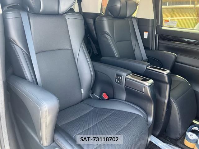 Toyota ALPHARD 2018-06 7057292-19