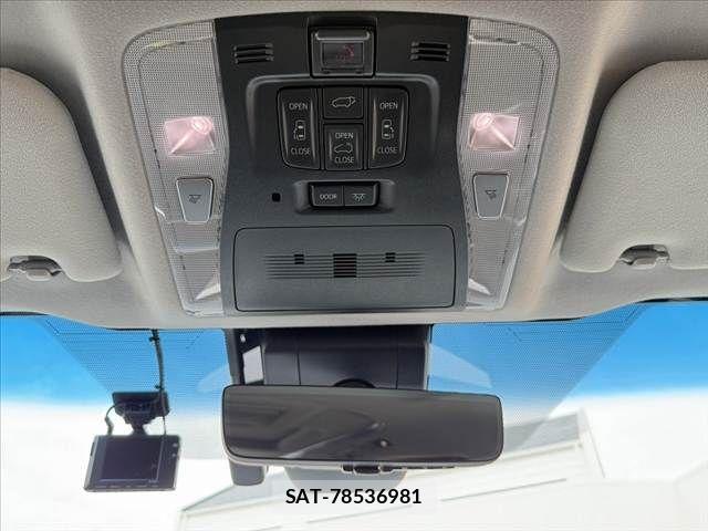 Toyota ALPHARD 2022-03 7057226-28