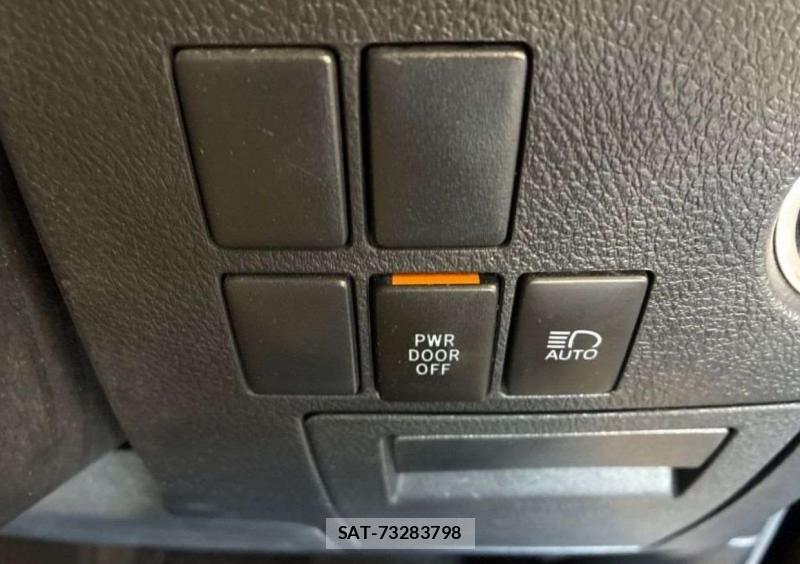 Toyota ALPHARD 2018-06 7199103-9