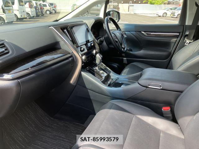 Toyota ALPHARD 2021-06 7214281-7