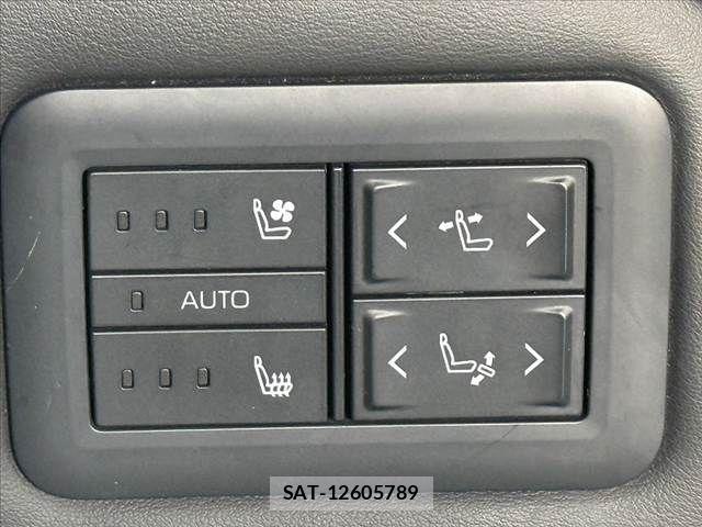 Toyota ALPHARD 2024-01 7214338-24