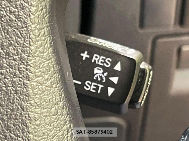 Toyota ALPHARD 2017-06 7214162-5