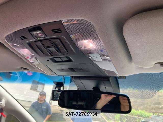 Toyota ALPHARD 2021-06 7214276-27