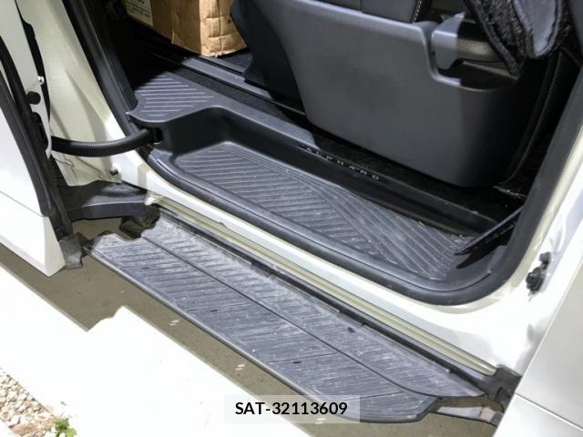 Toyota ALPHARD 2023-08 7214333-23