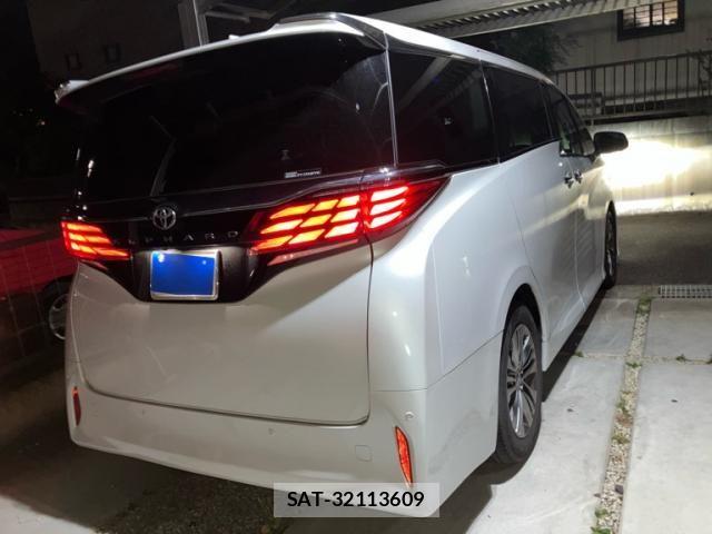Toyota ALPHARD 2023-08 7214333-2