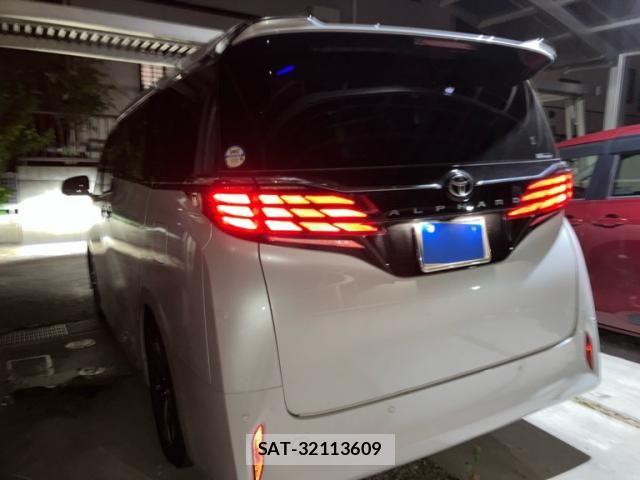 Toyota ALPHARD 2023-08 7214333-3