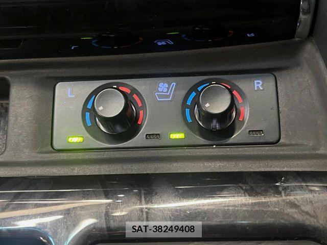 Toyota ALPHARD 2018-07 7214193-8