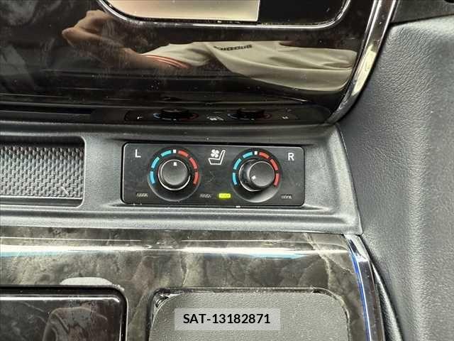Toyota ALPHARD 2021-06 7214277-25