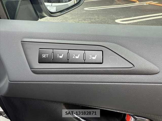 Toyota ALPHARD 2021-06 7214277-26