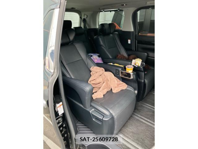 Toyota ALPHARD 2019-07 7214221-11