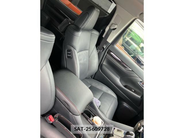 Toyota ALPHARD 2019-07 7214221-15