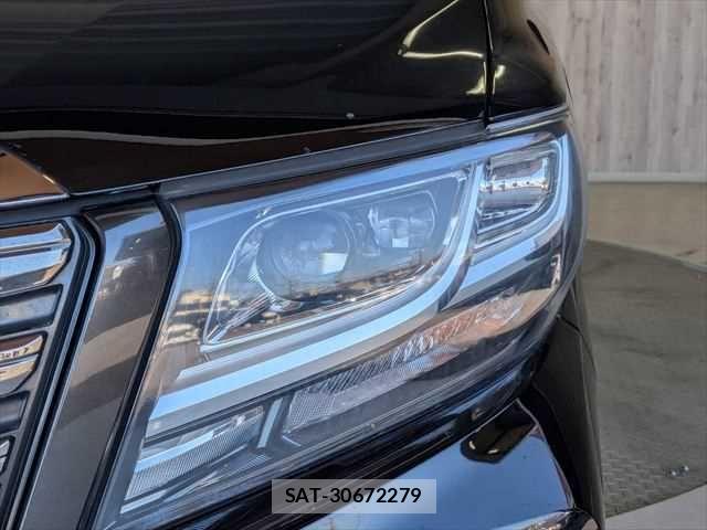 Toyota ALPHARD 2017-09 7214177-22