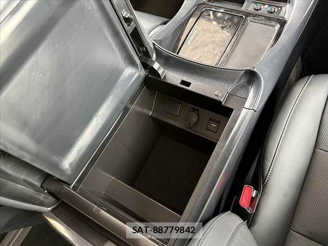 Toyota ALPHARD 2021-03 7214256-24