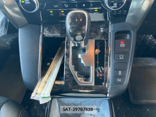Toyota ALPHARD 2021-07 7214285-25