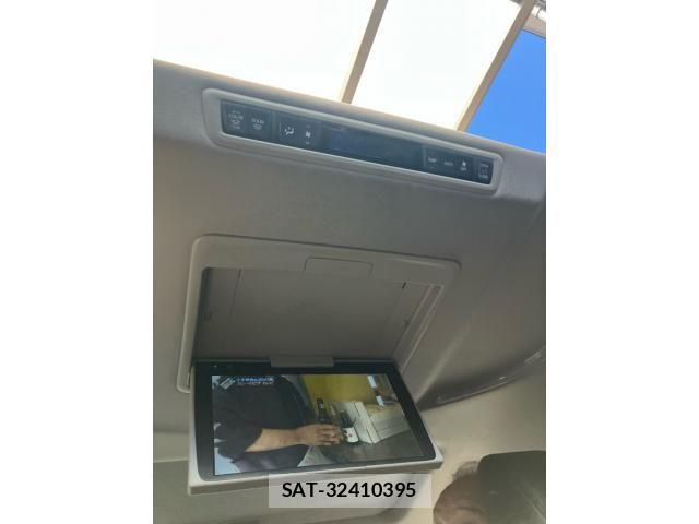 Toyota ALPHARD 2021-08 7214286-15