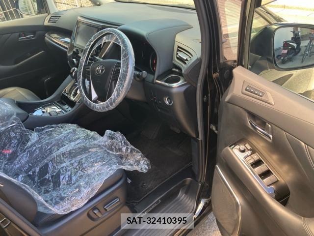 Toyota ALPHARD 2021-08 7214286-18