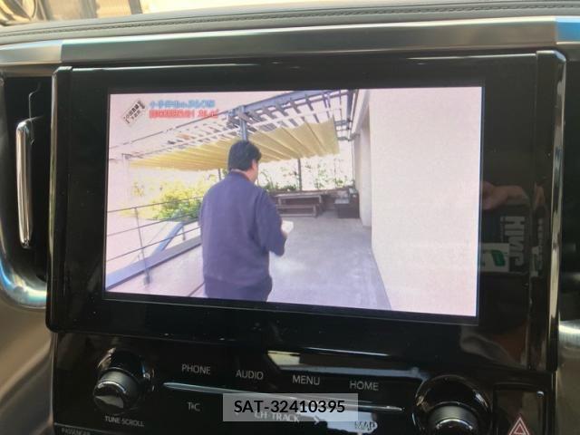 Toyota ALPHARD 2021-08 7214286-23