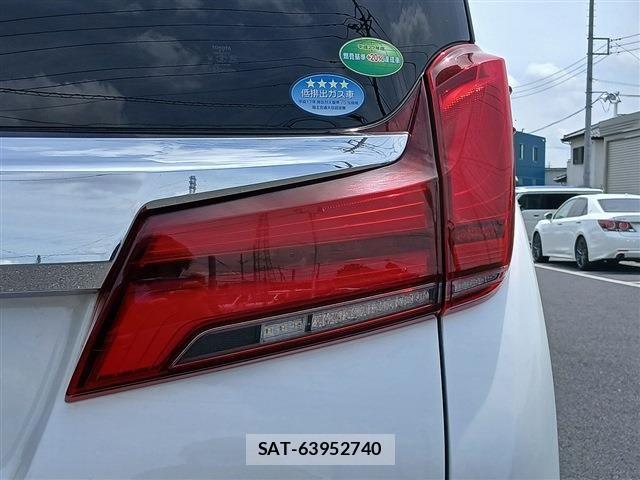 Toyota ALPHARD 2018-11 7214205-12