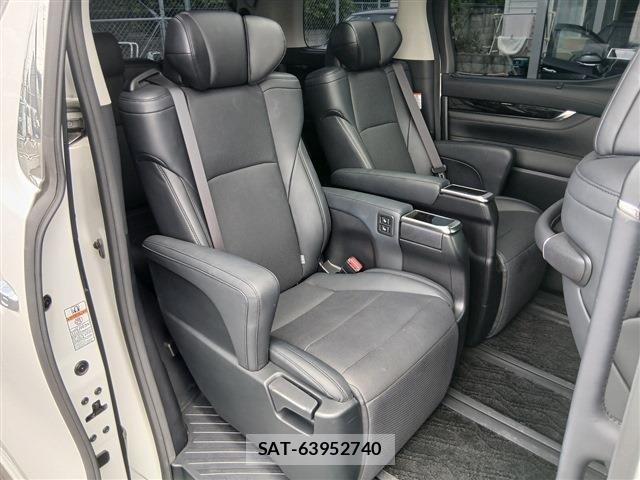 Toyota ALPHARD 2018-11 7214205-15