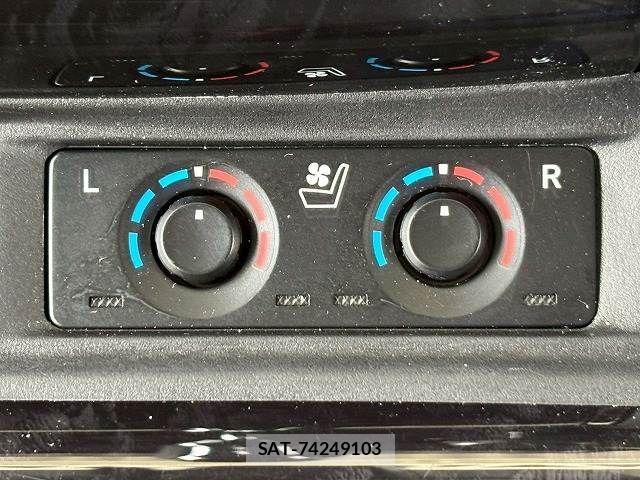 Toyota ALPHARD 2021-04 7249696-9