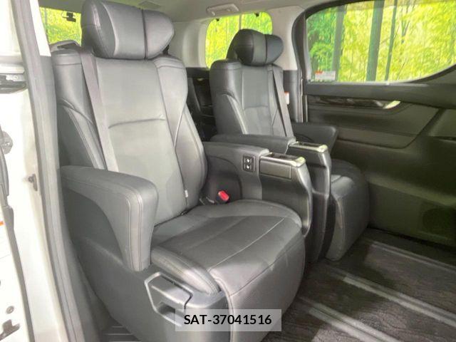 Toyota ALPHARD 2019-08 7249712-8
