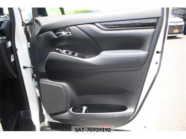 Toyota ALPHARD 2020-08 7325399-11