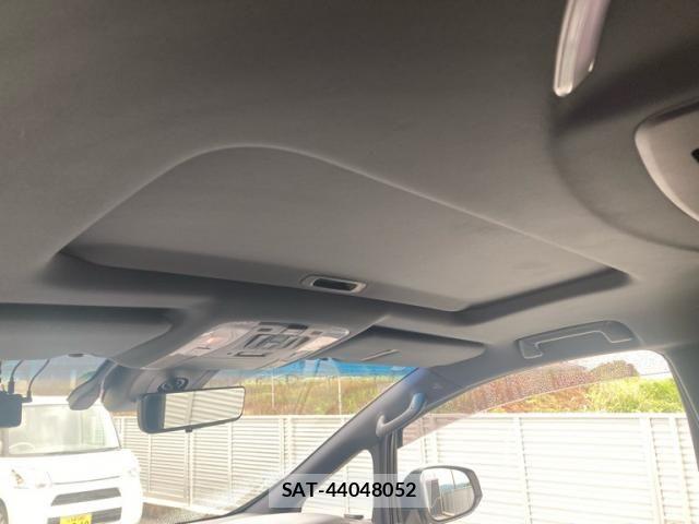 Toyota ALPHARD 2019-04 7325393-12