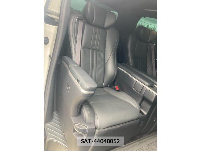 Toyota ALPHARD 2019-04 7325393-20
