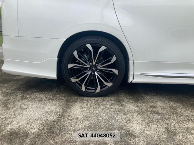 Toyota ALPHARD 2019-04 7325393-4