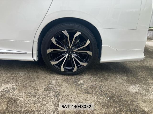 Toyota ALPHARD 2019-04 7325393-6