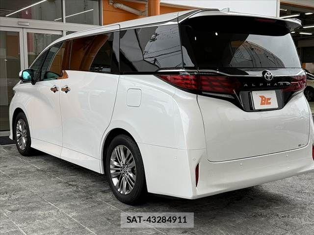 Toyota ALPHARD 2024-12 7325379-12