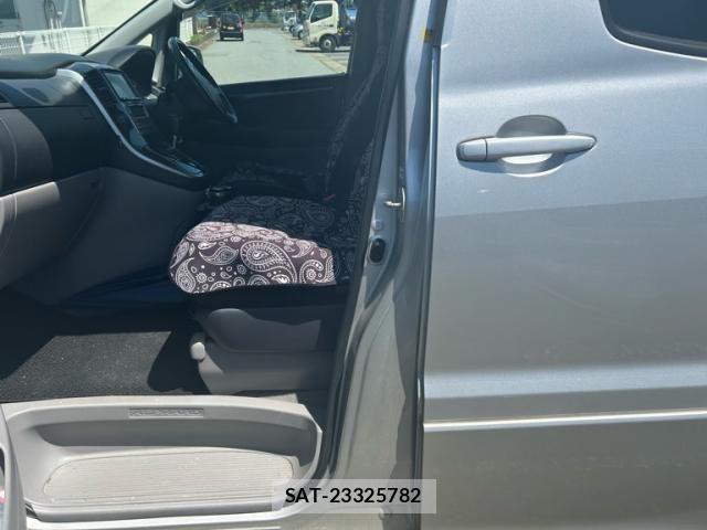 Toyota ALPHARD 2004-02 7325426-14