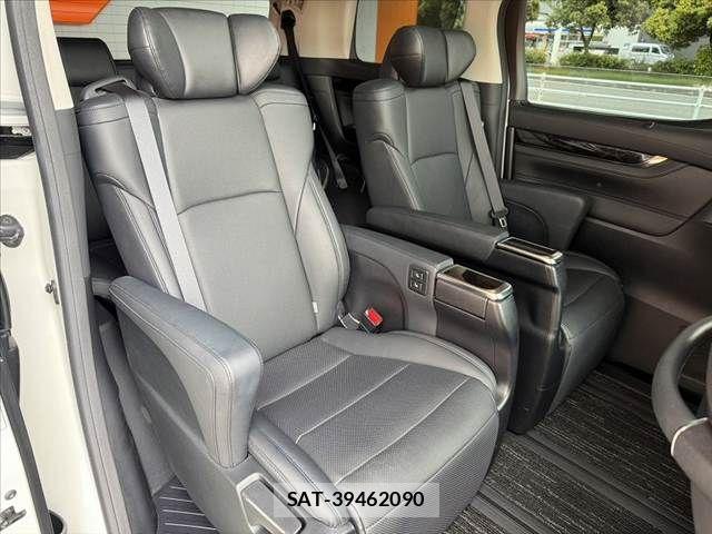 Toyota ALPHARD 2019-07 7325402-17