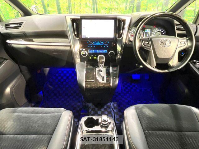 Toyota ALPHARD 2017-04 7356680-1