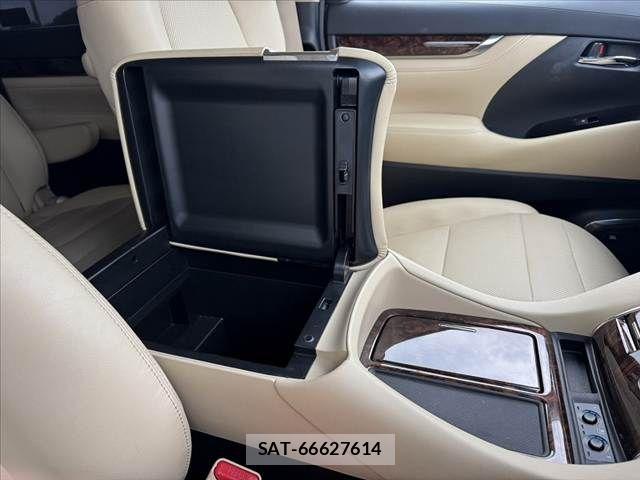 Toyota ALPHARD 2018-04 7356667-29