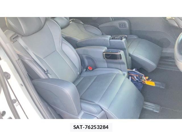Toyota ALPHARD 2023-11 7356628-22