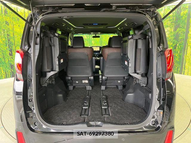 Toyota ALPHARD 2017-04 7356677-11