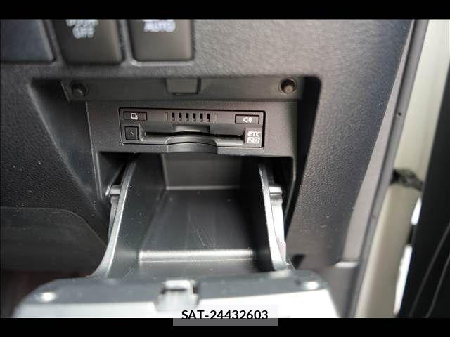 Toyota ALPHARD 2018-05 7452638-9
