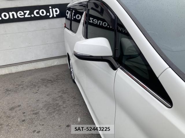 Toyota ALPHARD 2017-11 7452643-13