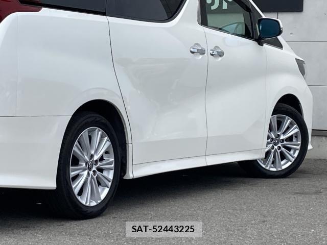Toyota ALPHARD 2017-11 7452643-17