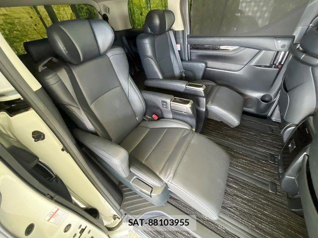 Toyota ALPHARD 2019-09 7499321-9