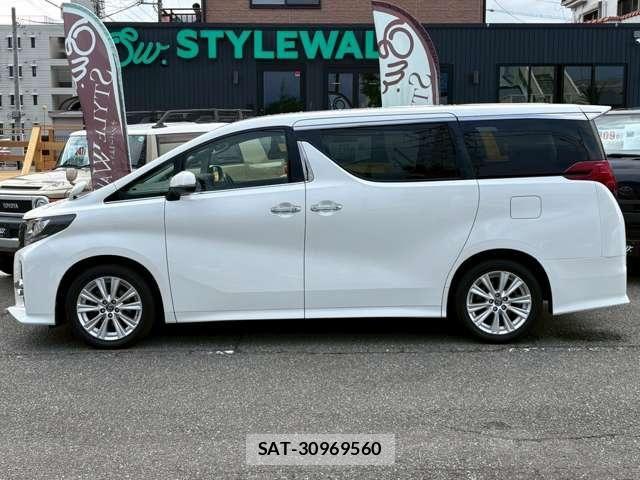 Toyota ALPHARD 2016-10 7499347-7