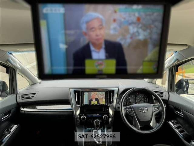 Toyota ALPHARD 2016-08 7499341-1