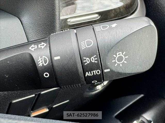 Toyota ALPHARD 2016-08 7499341-25