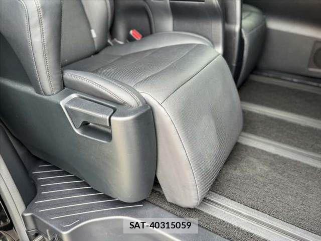 Toyota ALPHARD 2018-06 7499332-29