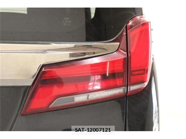 Toyota ALPHARD 2021-06 7561782-18