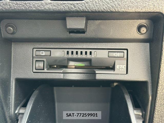 Toyota ALPHARD 2018-03 7561773-21