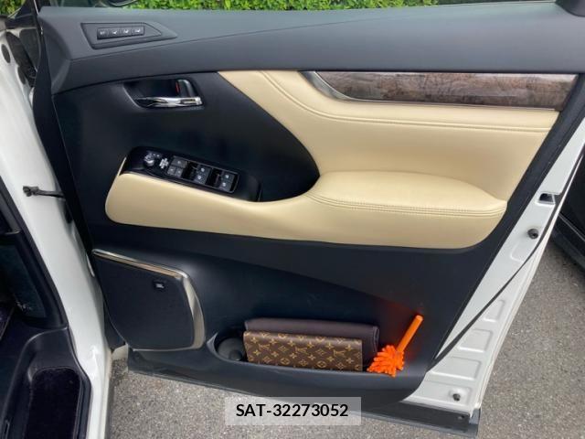 Toyota ALPHARD 2020-03 7561769-10