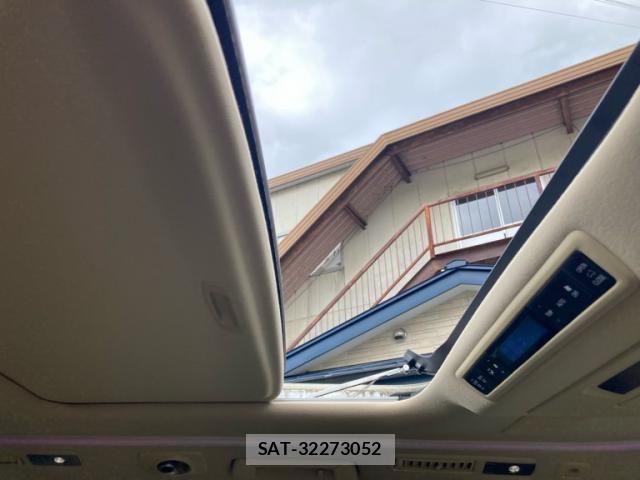 Toyota ALPHARD 2020-03 7561769-15